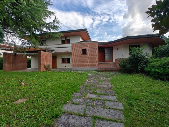 via Tarvisio, 2 - Codroipo (UD
)