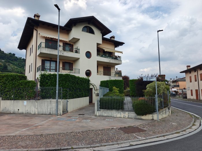 via del Giglio, 2 - Tarcento (UD
)
