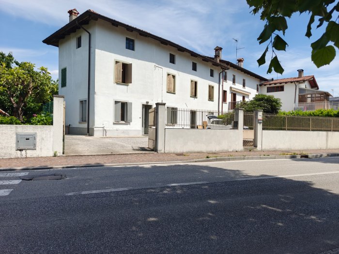 via IV Novembre, 9 - Tavagnacco (UD
)